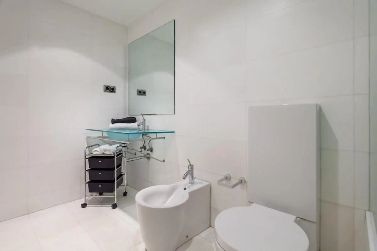 3Bedroom Duplex With Balcony In Plaza Cataluna Barcelona Apartment