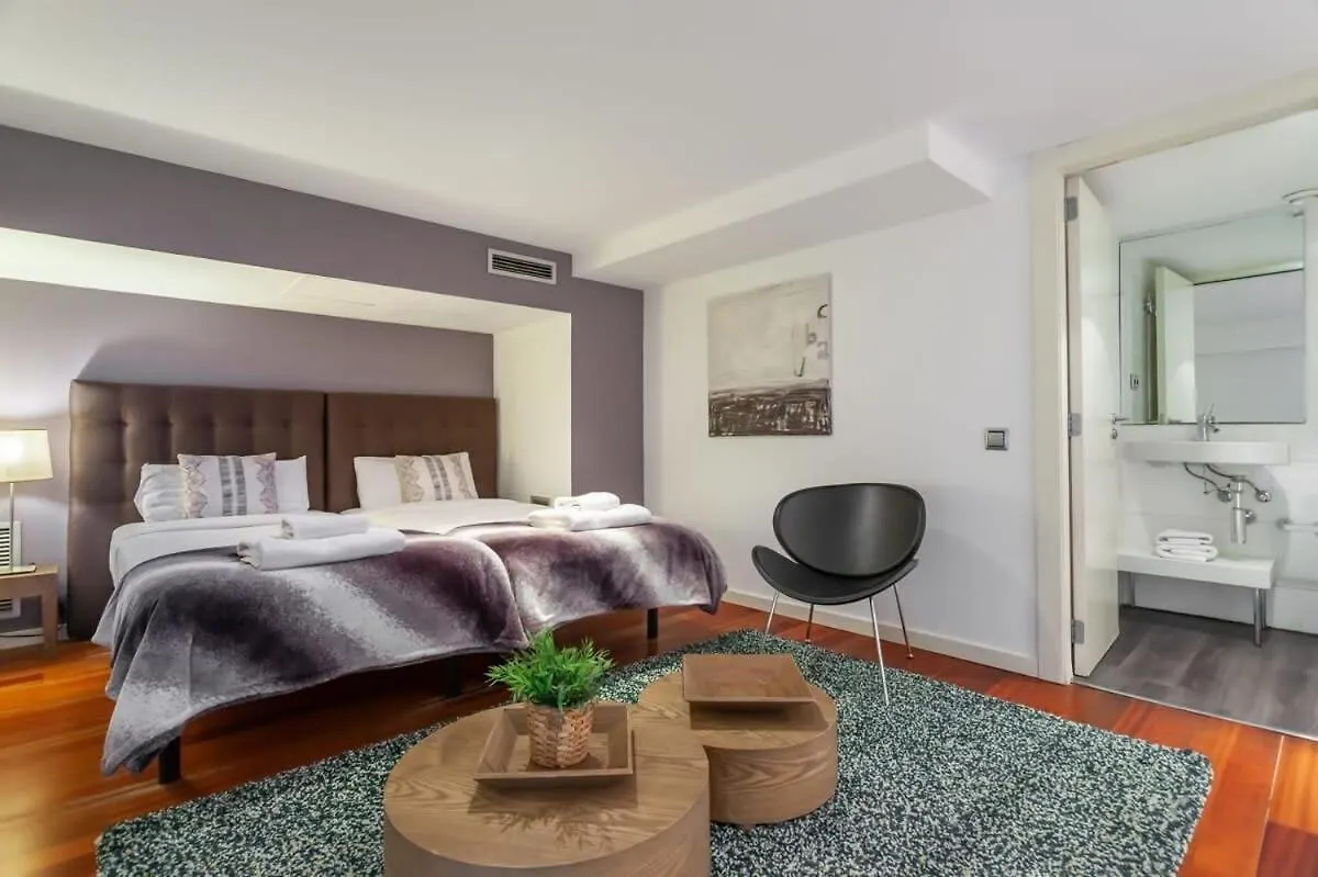 3Bedroom Duplex With Balcony In Plaza Cataluna Barcelona 0*,  Spain
