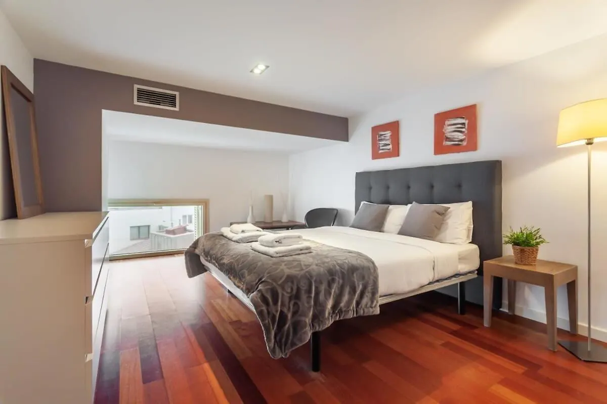 3Bedroom Duplex With Balcony In Plaza Cataluna Barcelona 0*,  Spain