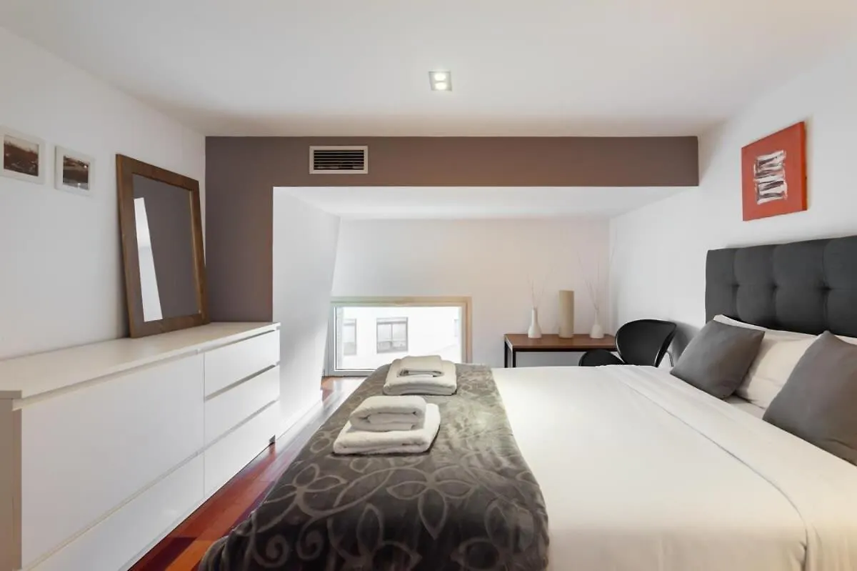 3Bedroom Duplex With Balcony In Plaza Cataluna Barcelona