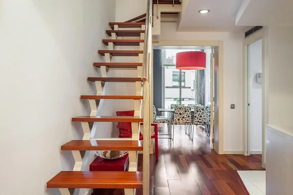 3Bedroom Duplex With Balcony In Plaza Cataluna Barcelona Apartment