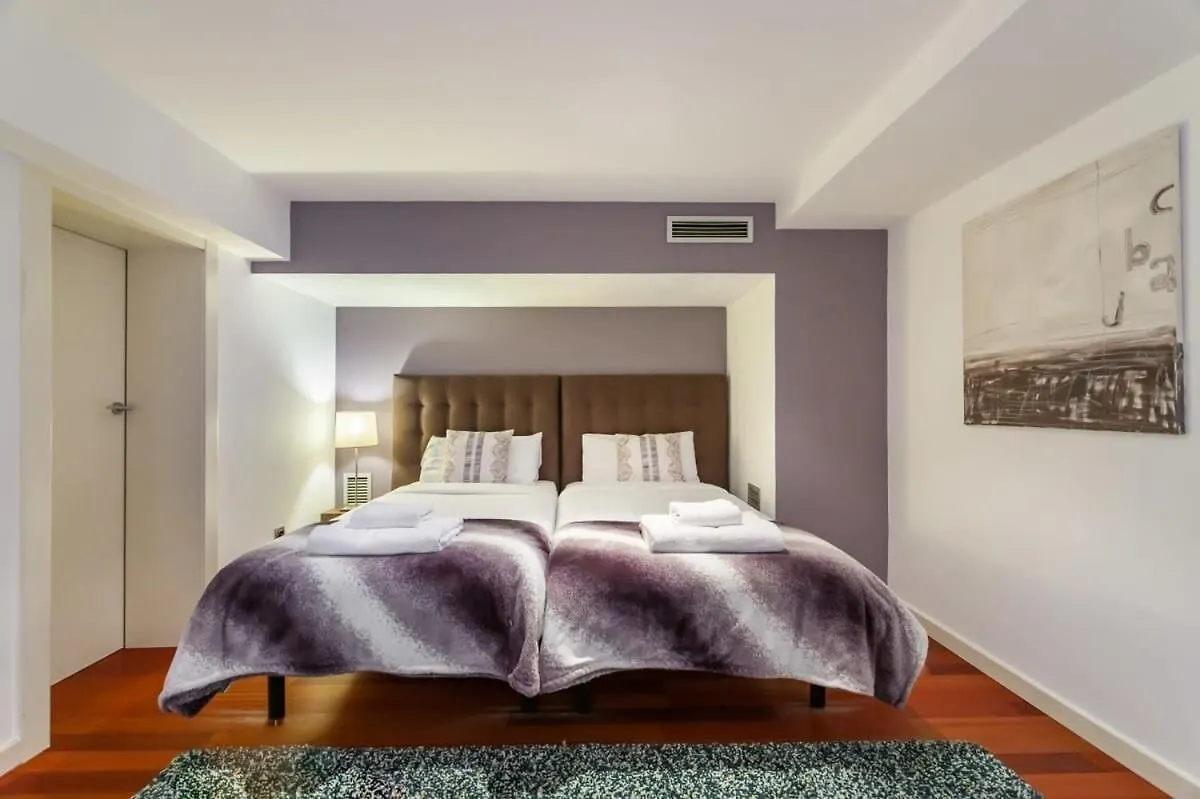 3Bedroom Duplex With Balcony In Plaza Cataluna Barcelona